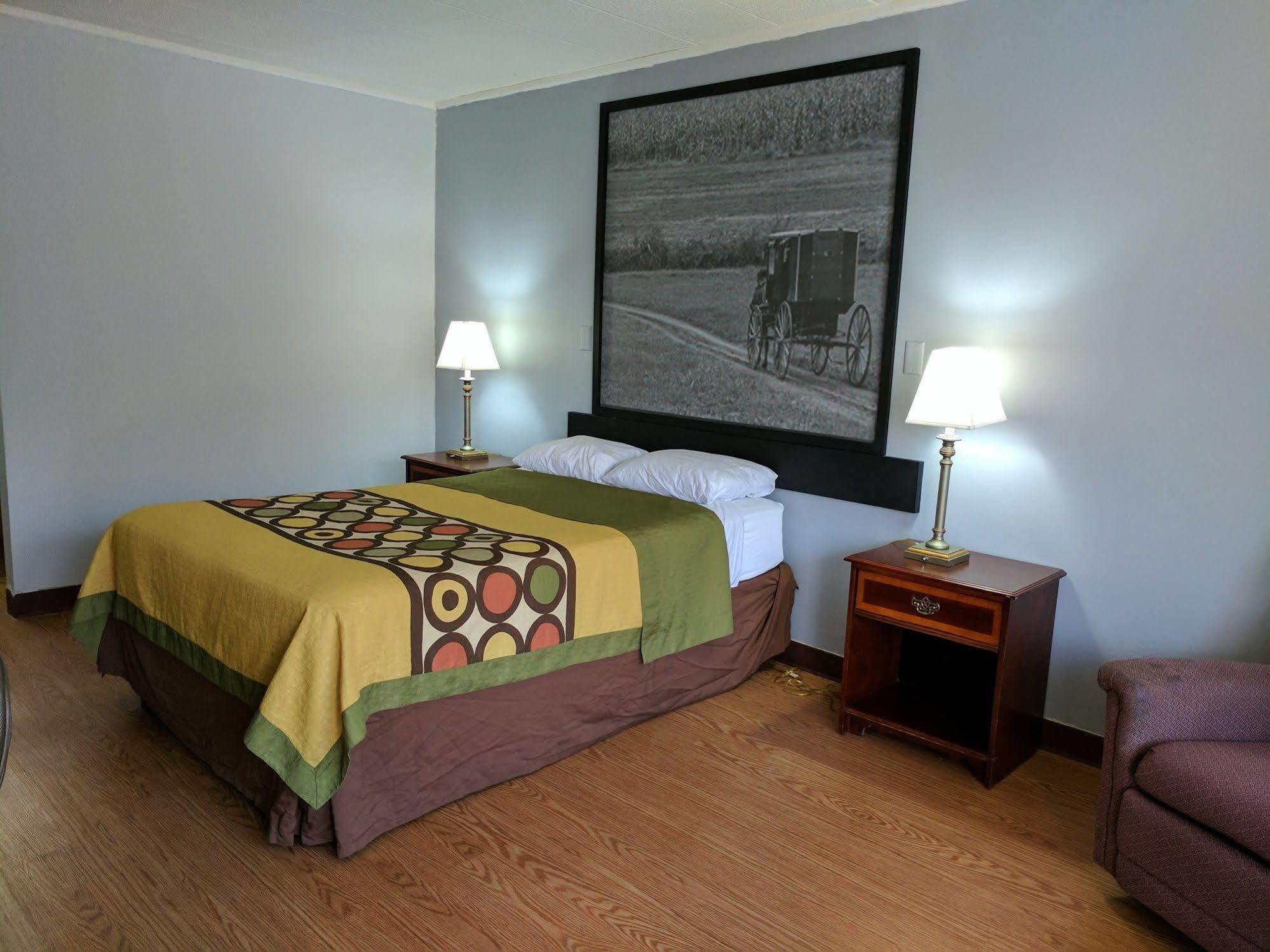 אליריה Sprucewood Inn מראה חיצוני תמונה