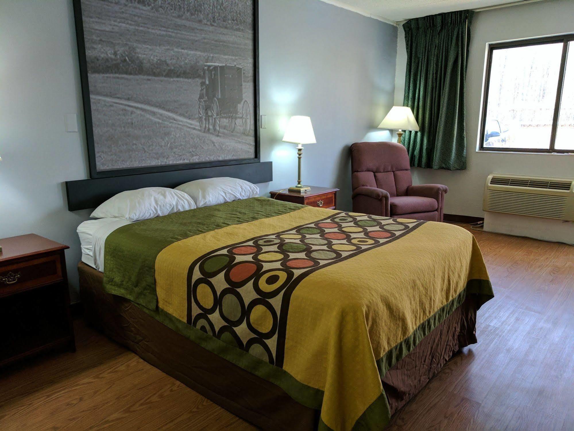 אליריה Sprucewood Inn מראה חיצוני תמונה