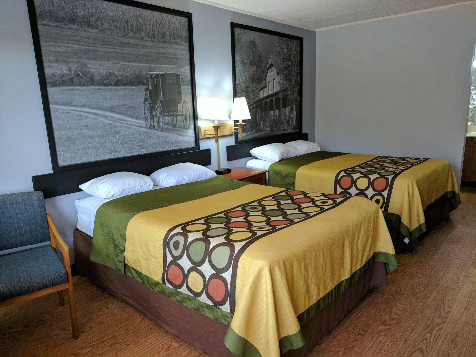 אליריה Sprucewood Inn מראה חיצוני תמונה
