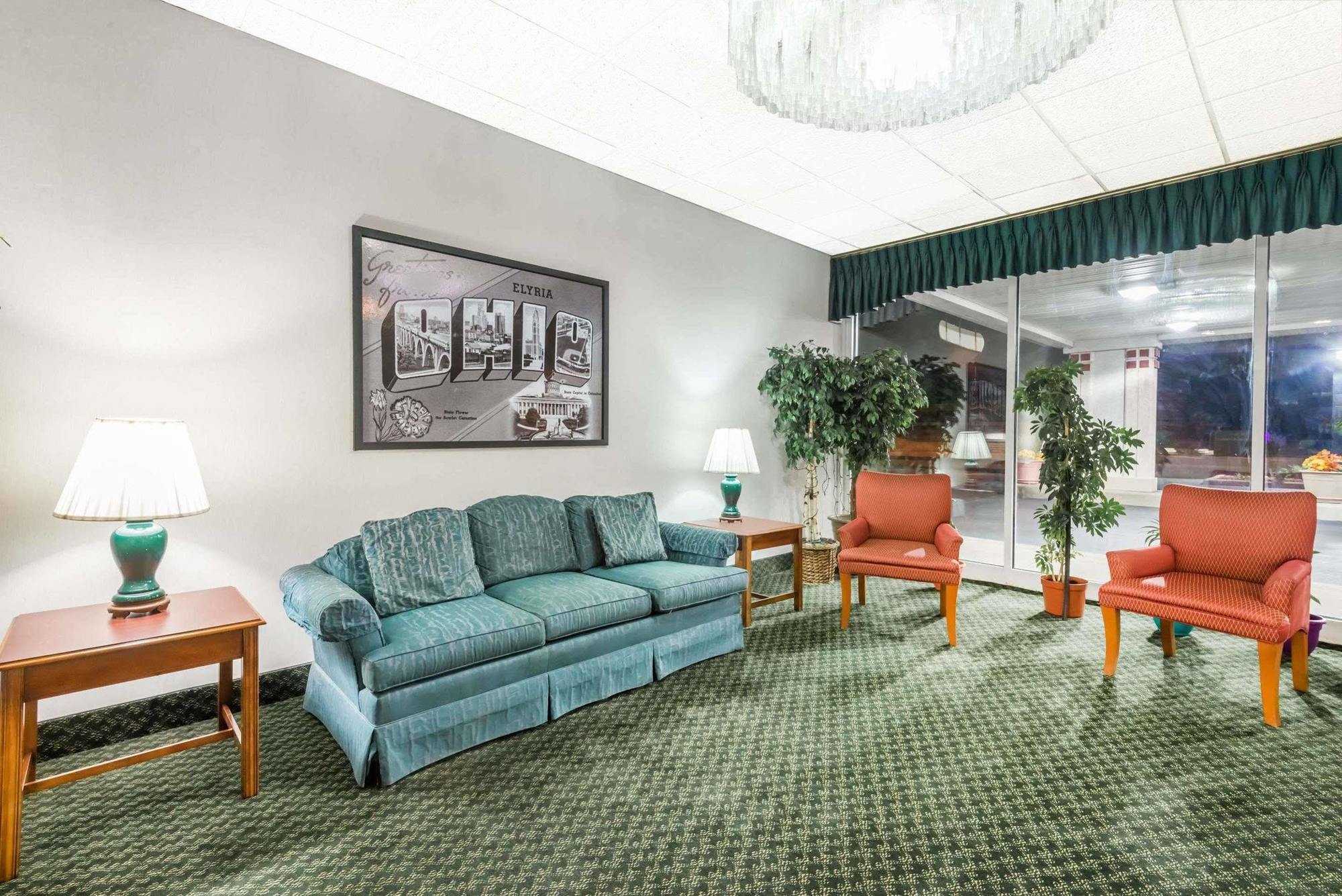 אליריה Sprucewood Inn מראה חיצוני תמונה